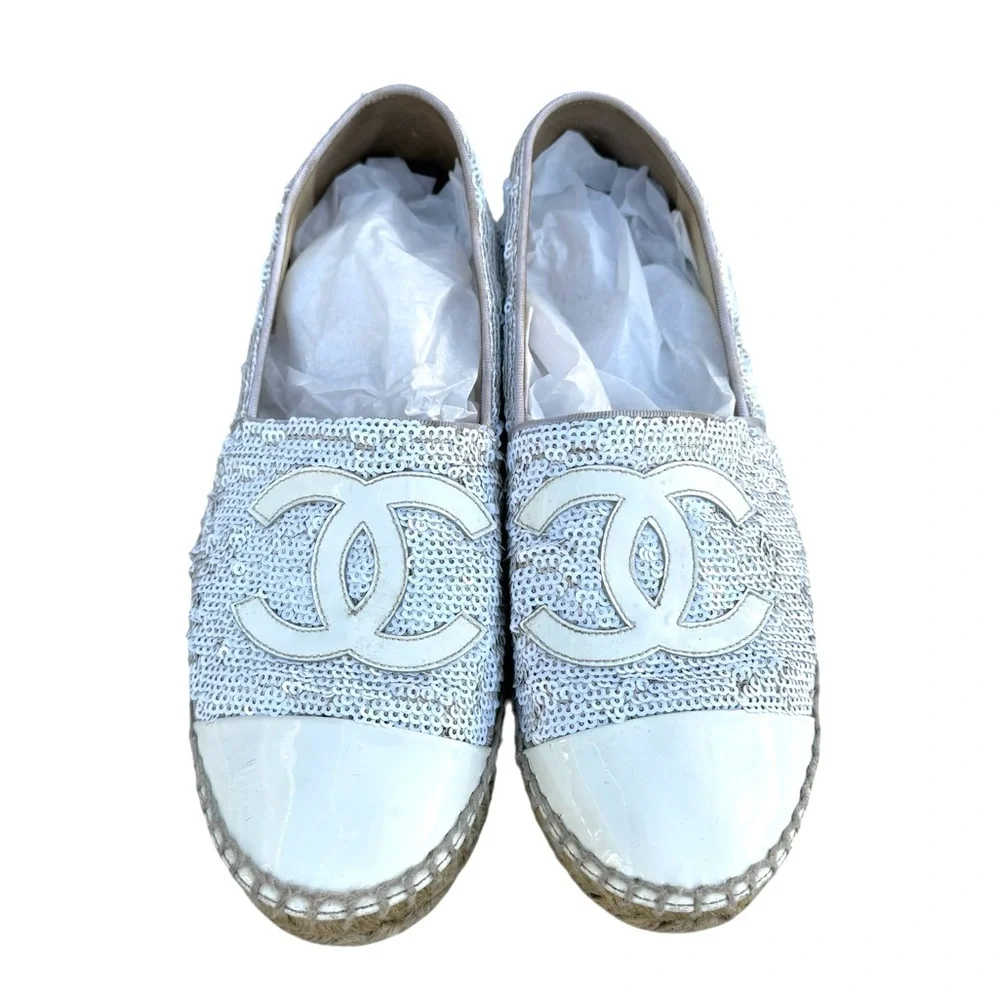 CHANEL White Interlocking CC Patent Sequins Espadrille